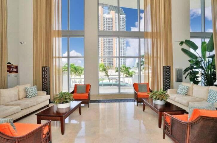 Beachfront Resort - Pool - Ocean View Balcony- Gym Miami Beach Exteriör bild